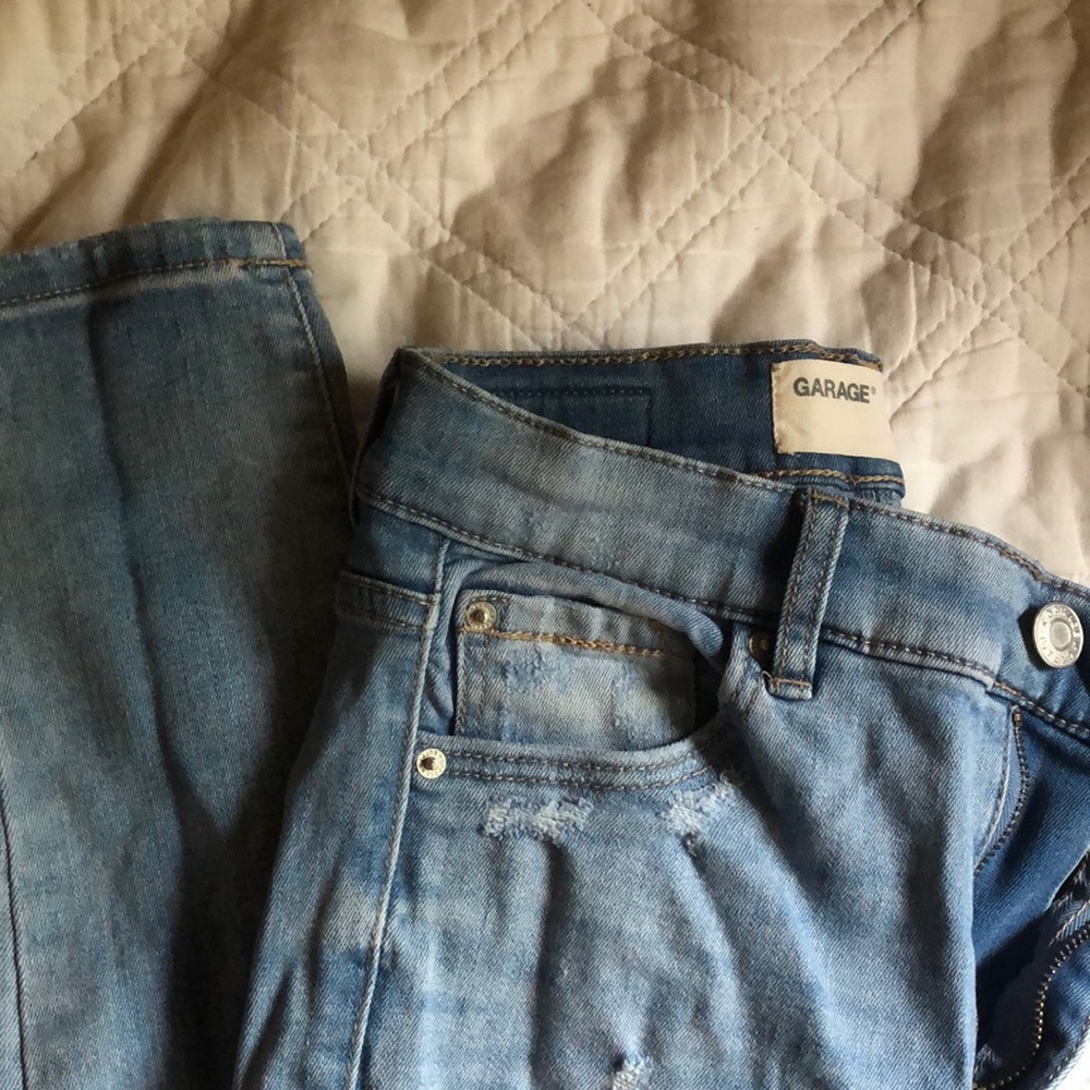 Garage high rise ripped Jeans, intentionally distressed jeans, good condition!